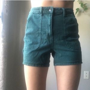 New, universal thread shorts. In teal. Size 2/26.